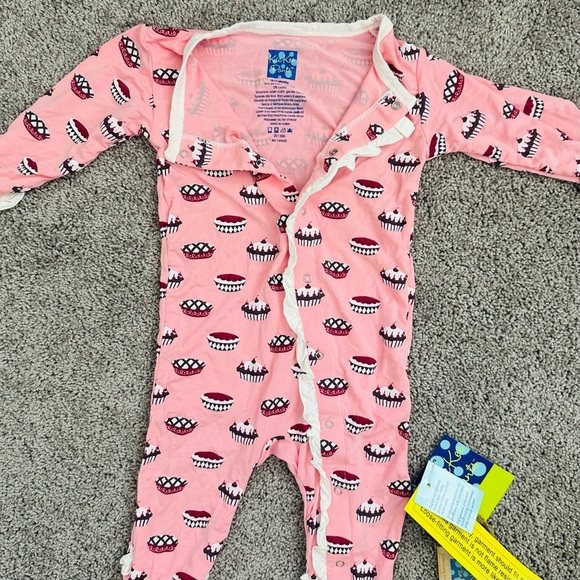 NWT Kickee Pants Ruffle Footie Pink Lotus Pie 18-24 months snap - Picture 2 of 8